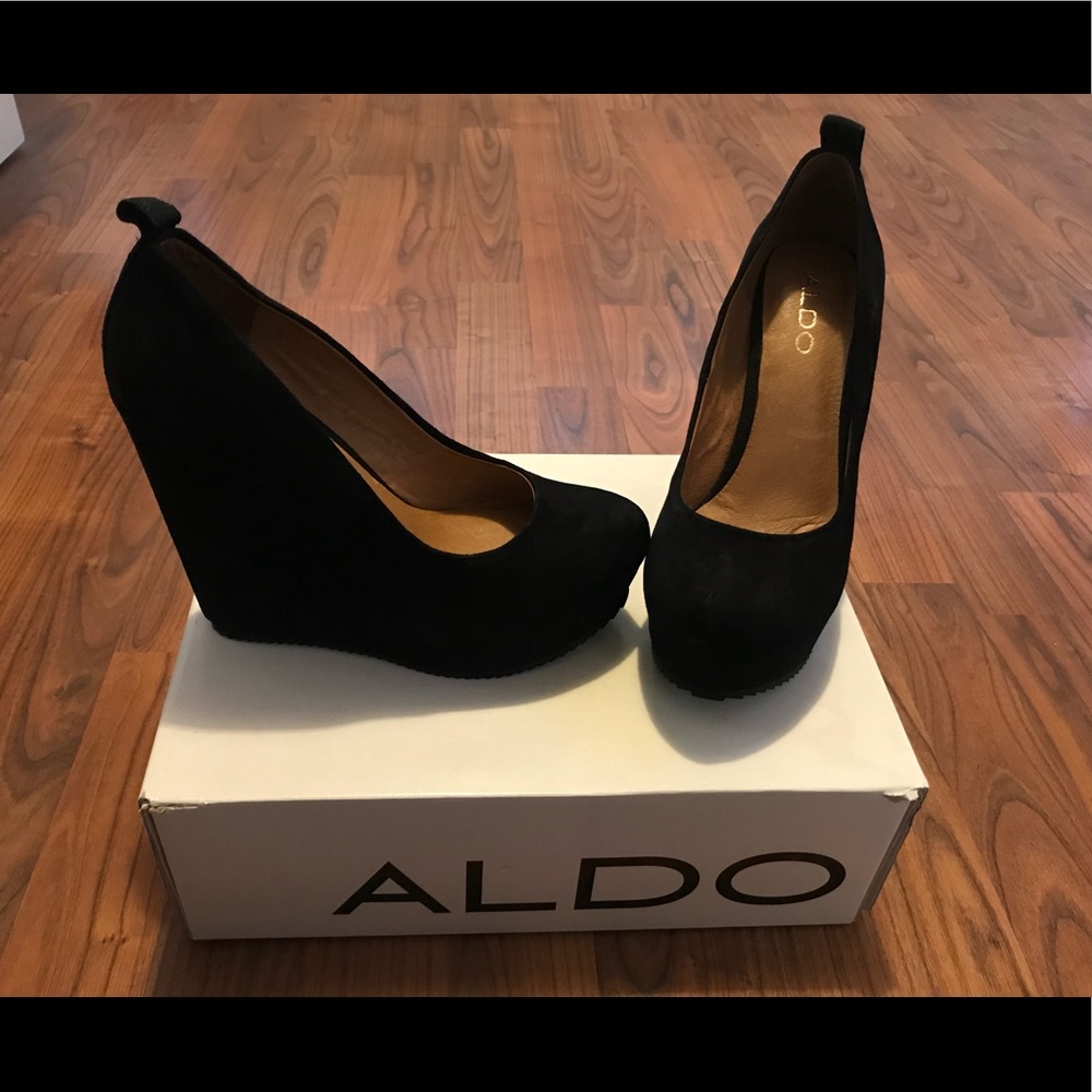 Aldo Zingg Black Wedges
